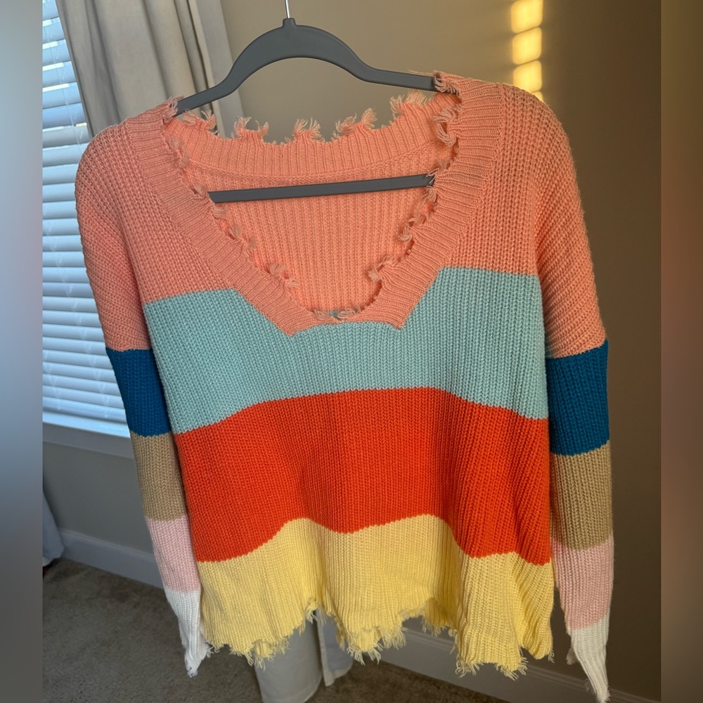 Color Blocked Frayed Sweater